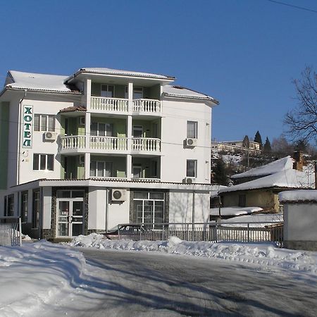 Karadzhovy Guest House Kalofer Exteriér fotografie