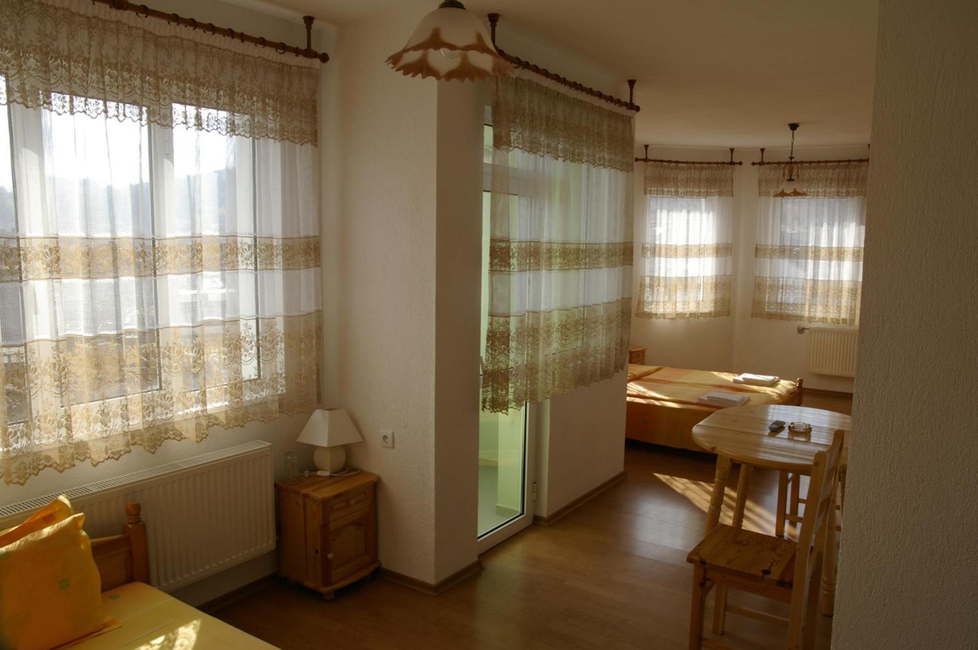 Karadzhovy Guest House Kalofer Exteriér fotografie