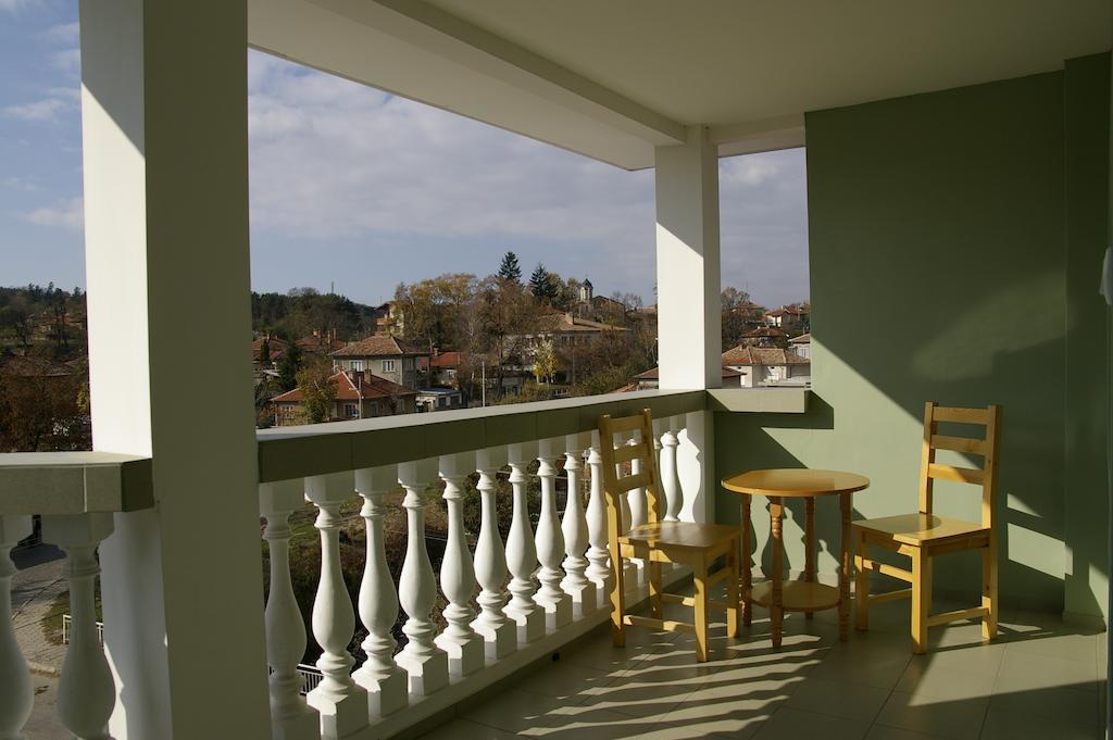 Karadzhovy Guest House Kalofer Pokoj fotografie